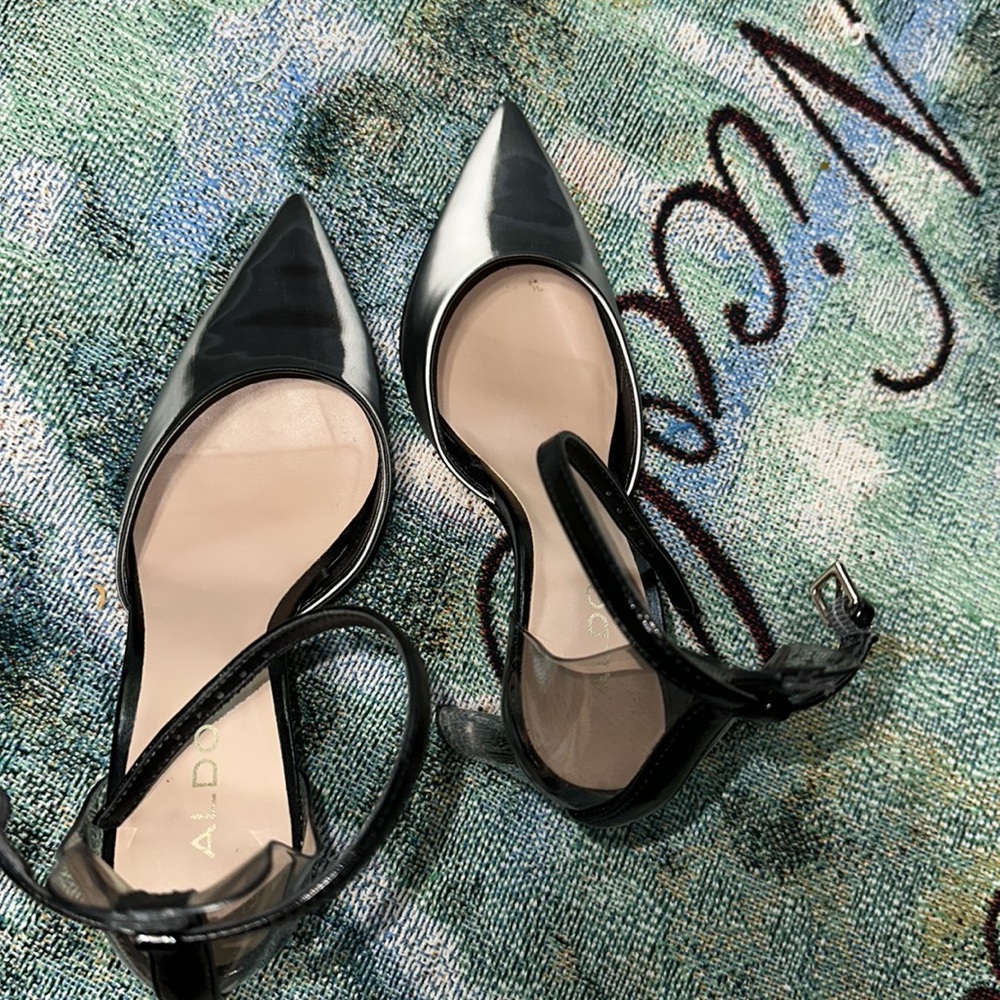 Heels - Picture 3 of 3